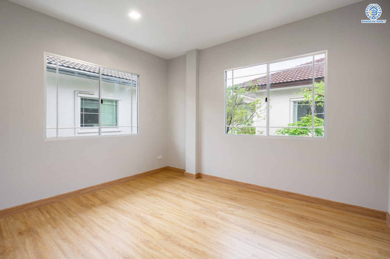 บ้านมือสองตกแต่งใหม่ แบรนด์สุดหรู L&H ม.มัณฑนา แจ้งวัฒนะ-ราชพฤกษ์ เนื้อที่ 55.3 ตร.ว. ฟังก์ชัน 3 ห้องนอน 3 ห้องน้ำ จอดรถได้ 2 คัน บรรยากาศ Private พร้อม Facilities ครบครัน! บนทำเลโซนเมือง เชื่อมต่อทุกการเดินทาง ใกล้เซ็นทรัลแจ้งวัฒนะ, เมืองทองธานี, ทางด่วน และรถไฟฟ้าสายสีม่วง "สถานีบางรักน้อยท่าอิฐ"